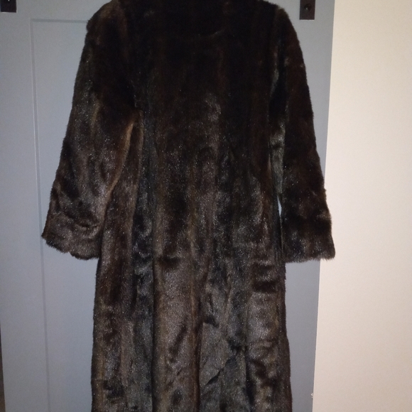 Faux Fur Coat - Picture 5 of 7